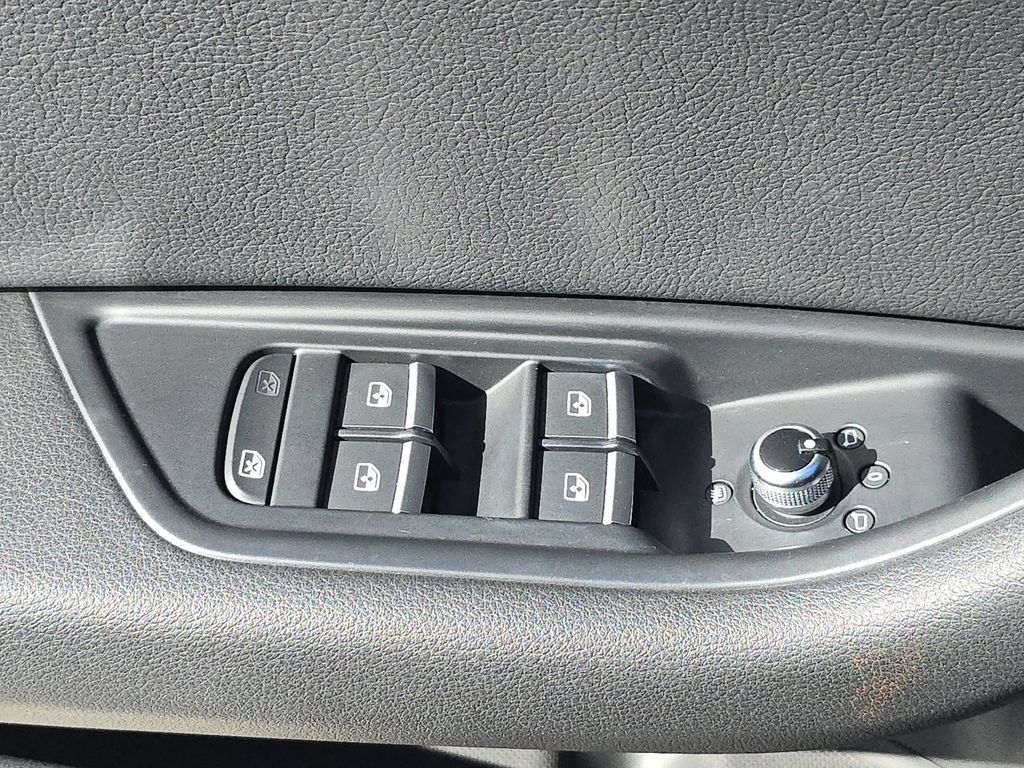 Used 2019 Audi A4 2.0T Premium FWD image 22