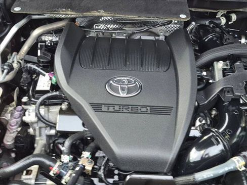 Used 2024 Toyota Highlander XLE FWD image 22