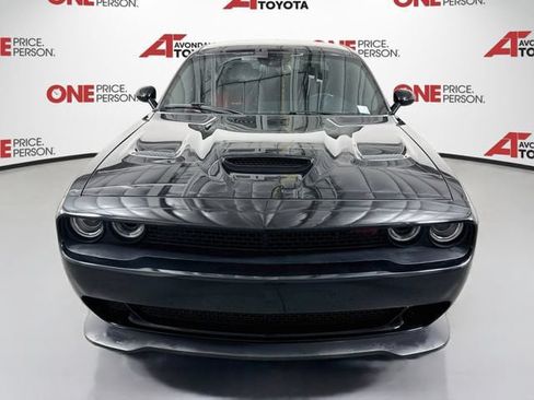 Used 2015 Dodge Challenger SRT Hellcat RWD image 2