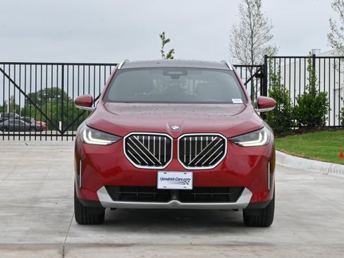 Certified 2025 BMW X3 xDrive30 w/ Premium Package AWD/4WD image 3