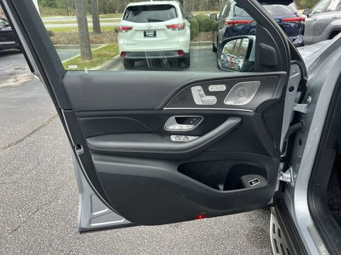 Used 2023 Mercedes-Benz GLS 450 4MATIC image 14