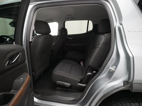 Certified 2023 GMC Acadia SLE w/ Driver Convenience Package image 16