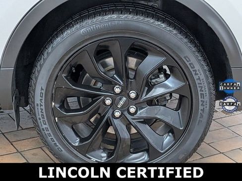 Certified 2022 Lincoln Nautilus Reserve w/ Equipment Group 201A image 11