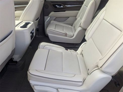 Used 2021 GMC Yukon Denali w/ Denali Premium Package image 33