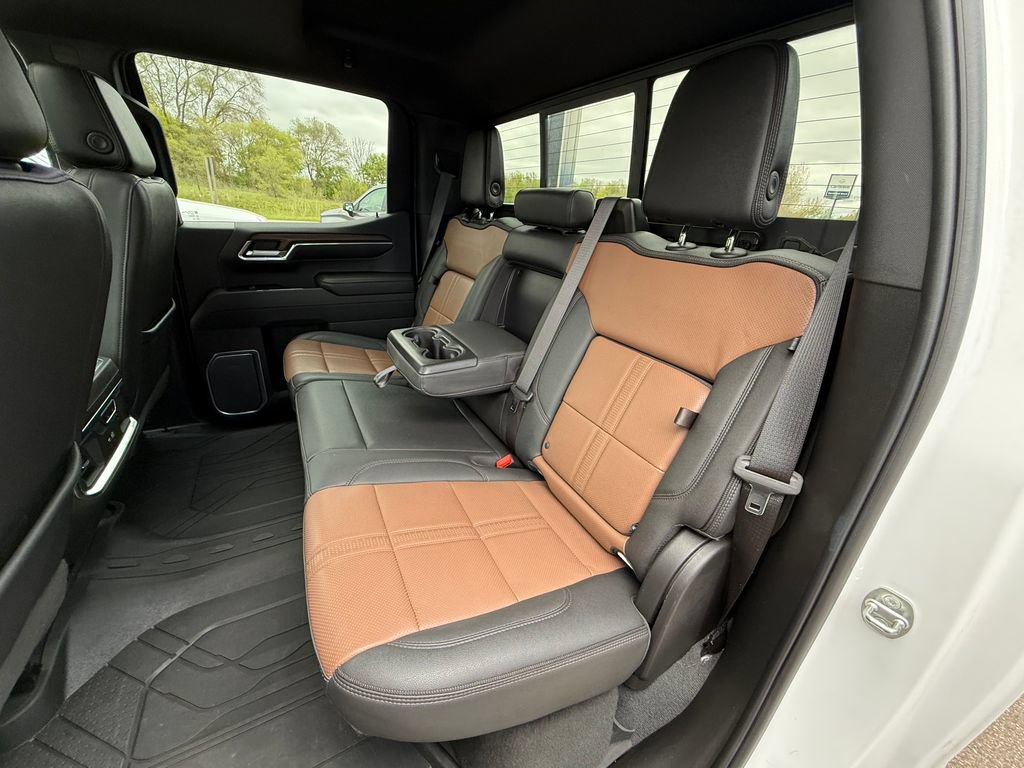 Certified 2023 Chevrolet Silverado 1500 High Country w/ Technology Package AWD/4WD image 31