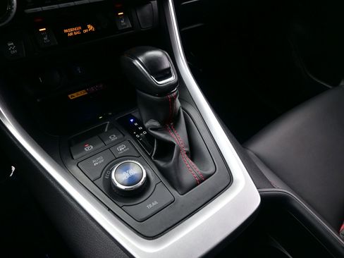 Used 2022 Toyota RAV4 XSE image 21