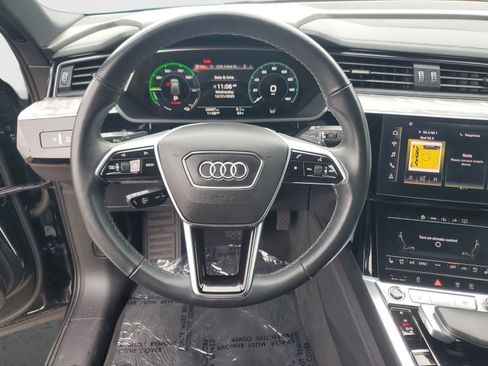 Used 2024 Audi Q8 e-tron Premium Plus w/ Premium Plus Package image 24