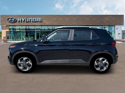 New 2026 Hyundai Venue SEL FWD image 3