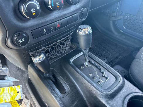 Used 2018 Jeep Wrangler Unlimited Sport w/ Connectivity Group image 25