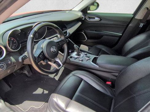 Used 2020 Alfa Romeo Giulia w/ Nero Edizione RWD image 11