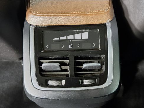 Used 2019 Volvo XC90 T6 Momentum AWD/4WD image 26