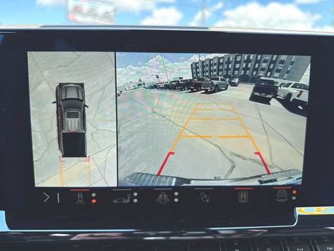 Used 2024 Chevrolet Silverado 1500 ZR2 w/ Technology Package AWD/4WD image 15
