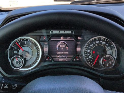 Used 2022 RAM 1500 Big Horn AWD/4WD image 25