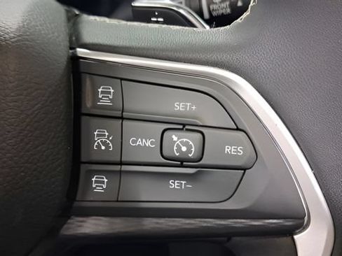 Used 2025 Jeep Grand Cherokee Laredo X w/ Trailer Tow Package AWD/4WD image 29