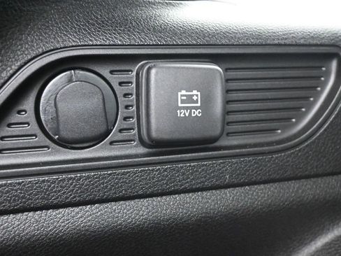 Used 2025 Jeep Grand Cherokee Altitude image 25