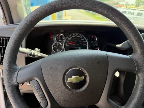 Used 2019 Chevrolet Express 3500 LT w/ LT Preferred Equipment Group RWD image 18