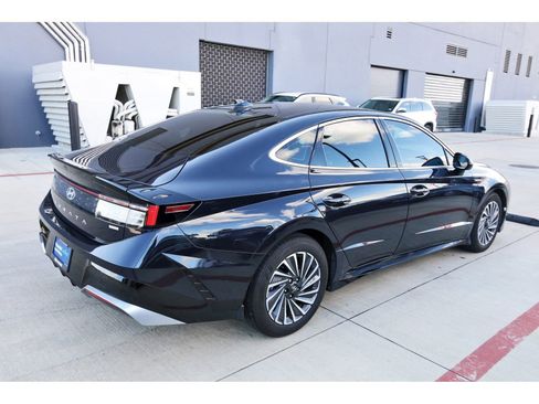 Certified 2025 Hyundai Sonata SEL FWD image 8