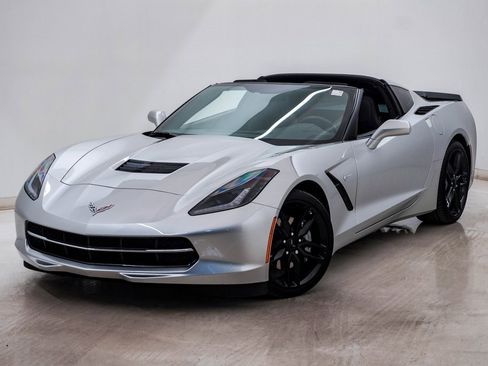 Used 2018 Chevrolet Corvette Stingray Coupe w/ Battery Protection Package image 3