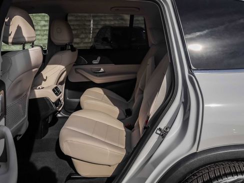 Used 2024 Mercedes-Benz GLS 450 4MATIC image 20