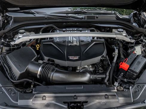 Used 2024 Cadillac CT5 V Blackwing w/ LPO, Bronce Accent Package RWD image 27
