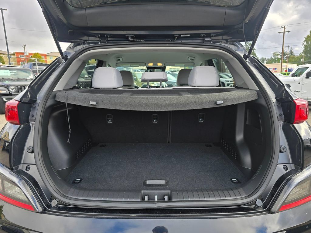 Used 2023 Hyundai Kona SE FWD image 14