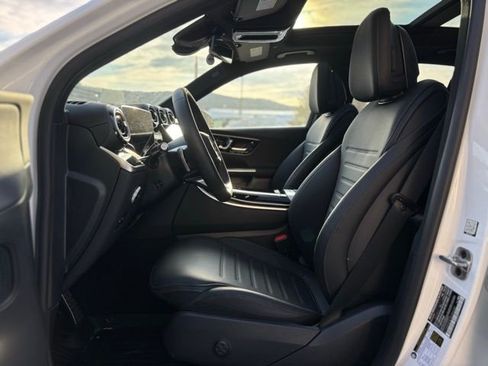 Used 2025 Mercedes-Benz GLC 300 4MATIC image 16
