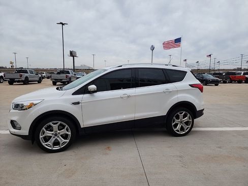 Used 2019 Ford Escape Titanium image 7