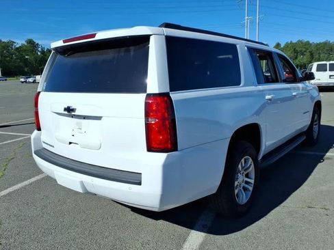 Used 2019 Chevrolet Suburban LT w/ Luxury Package AWD/4WD image 2
