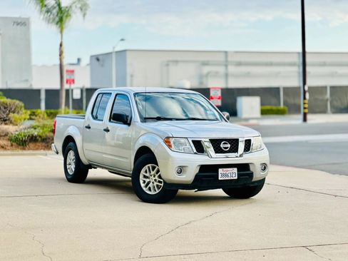 Used 2019 Nissan Frontier SV RWD image 3