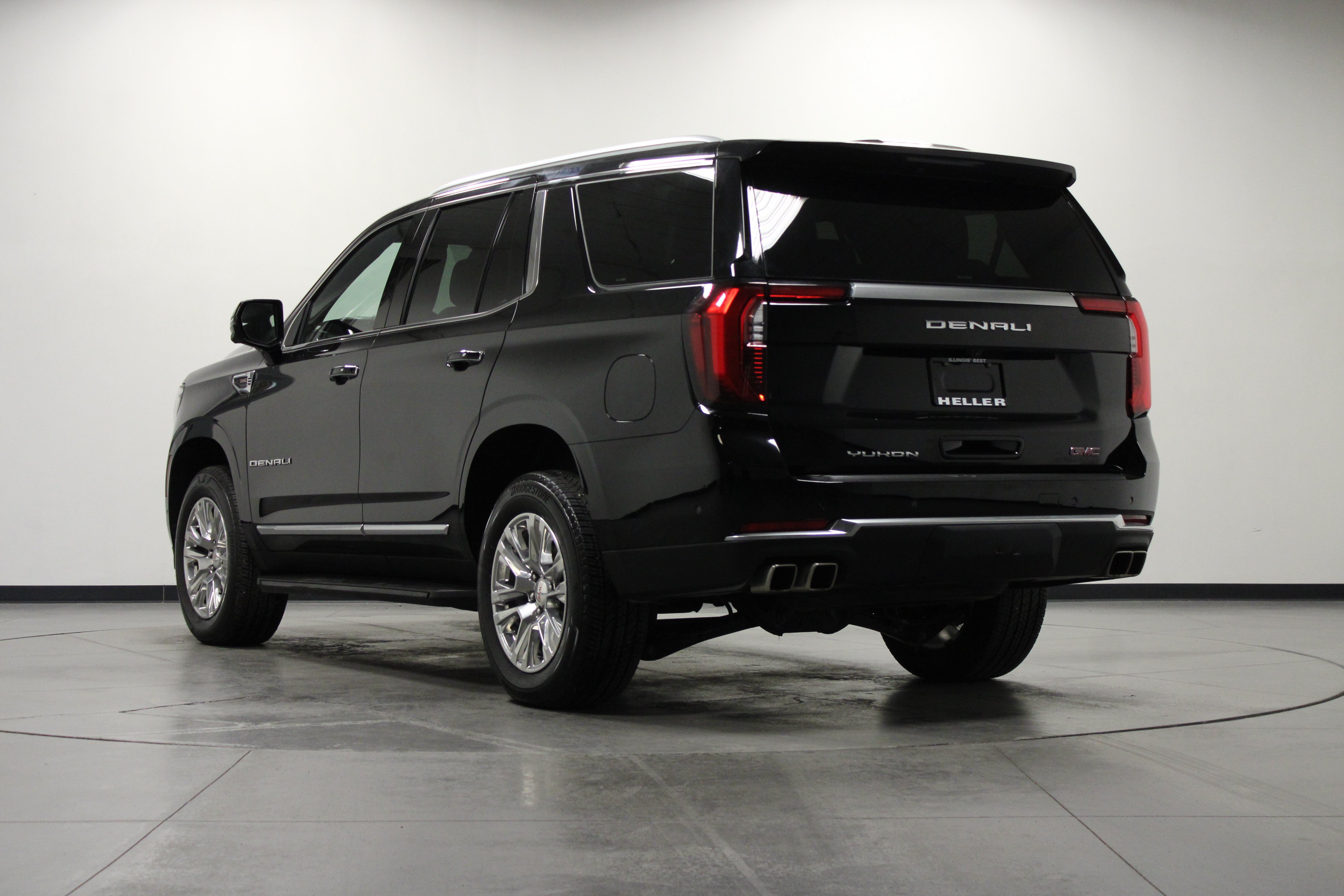Used 2026 GMC Yukon Denali AWD/4WD image 6