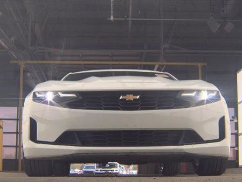 Used 2023 Chevrolet Camaro LT RWD image 7
