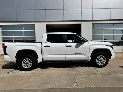 Used 2026 Toyota Tundra SR5 w/ SR5 Convenience Package AWD/4WD image 8