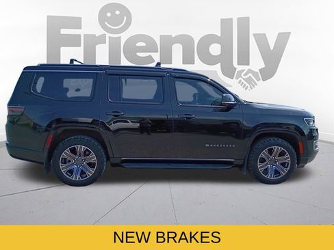 Used 2023 Jeep Wagoneer 4WD w/ Premium Group I image 4