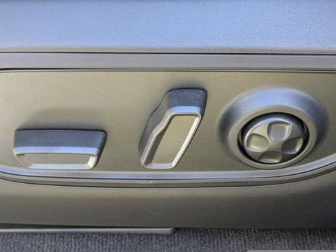 New 2025 Jeep Grand Cherokee Limited w/ Black Appearance Package image 18