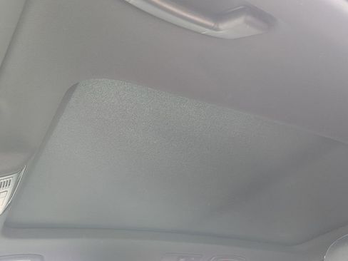 Used 2022 Volkswagen Tiguan SE R-Line image 14