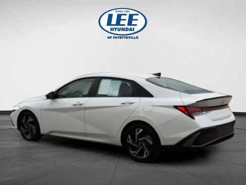 Certified 2025 Hyundai Elantra Sport image 4