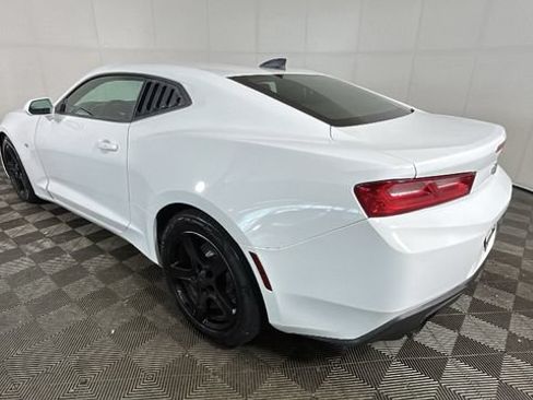 Used 2016 Chevrolet Camaro LT RWD image 4