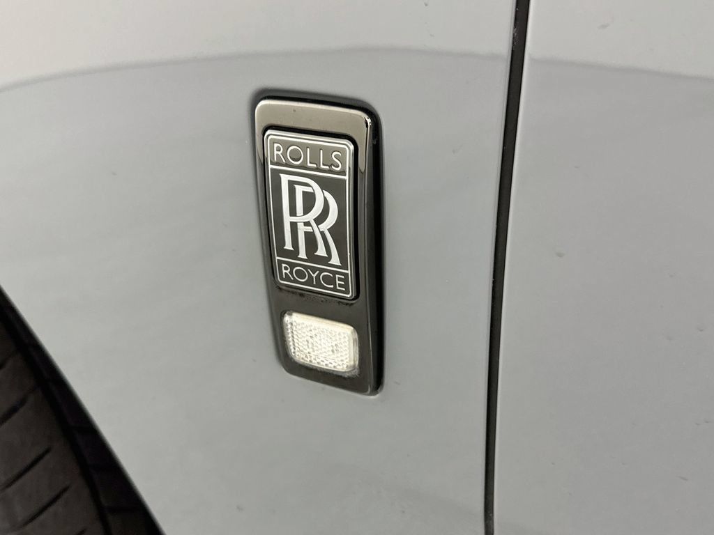 Used 2021 Rolls-Royce Cullinan Black Badge AWD/4WD image 27