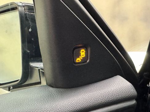 Used 2025 Acura RDX SH-AWD w/ Advance Package image 18