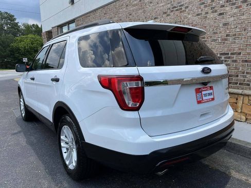 Used 2016 Ford Explorer FWD image 3