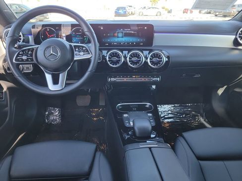 Used 2023 Mercedes-Benz CLA 250 w/ Premium Package image 5