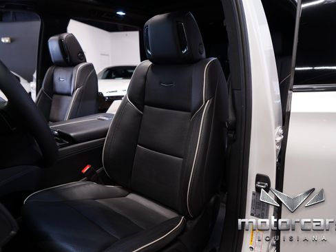 Used 2023 Cadillac Escalade Sport w/ LPO, ONYX Package AWD/4WD image 28