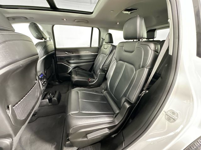 Used 2022 Jeep Grand Cherokee L Limited AWD/4WD image 4