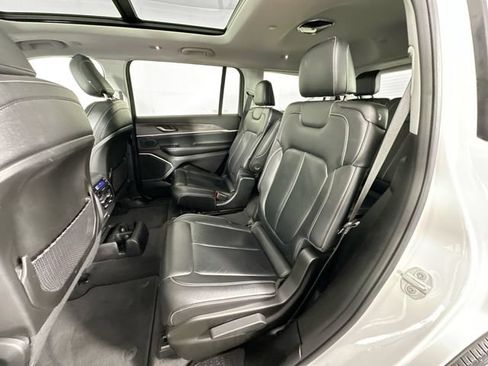 Used 2022 Jeep Grand Cherokee L Limited AWD/4WD image 4