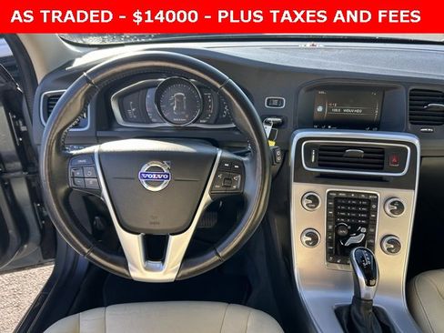 Used 2017 Volvo V60 T5 Cross Country w/ Climate Package image 18