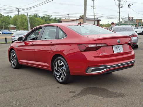 Used 2024 Volkswagen Jetta SEL image 6
