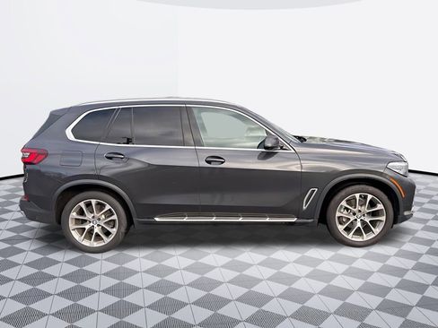 Used 2023 BMW X5 xDrive40i image 2