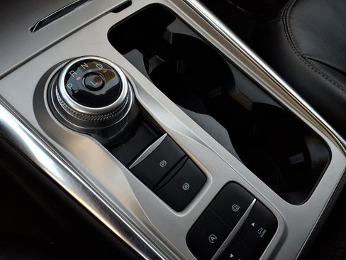 Used 2024 Ford Explorer Limited image 24