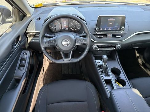 Certified 2025 Nissan Altima 2.5 S FWD image 24