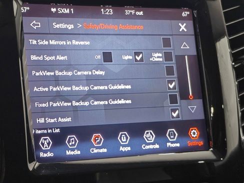 Used 2019 Jeep Cherokee Limited image 39